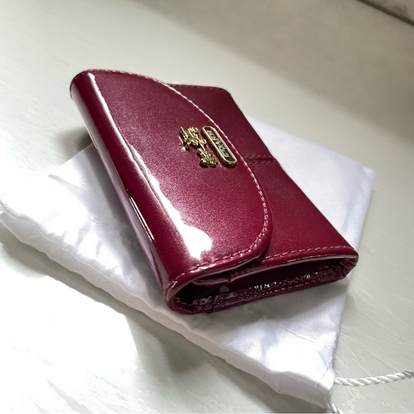 COACH - Madison Patent Leather Gusseted Card Case - Picture 5 of 11